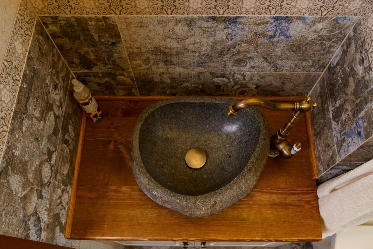 Mountain Villa Aleksia- With Jacuzzi 拉兹洛格 外观 照片